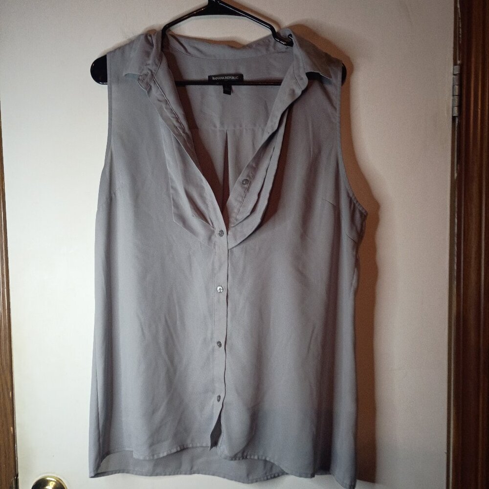 Banana Republic Gray Button‎ Sleeveless Top Women's Size Large